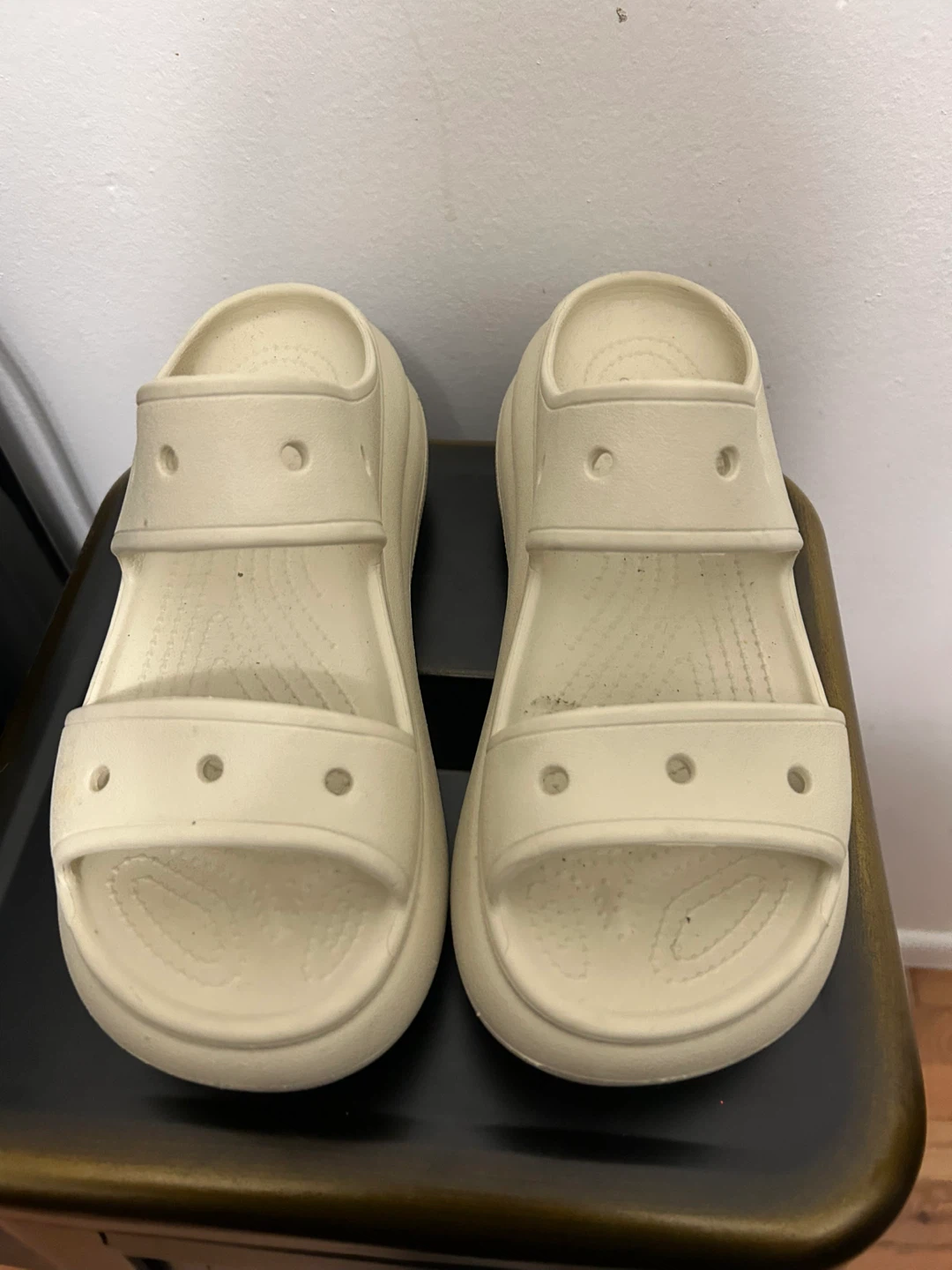 Crocs Women's Mega Crush Sandal Size 8