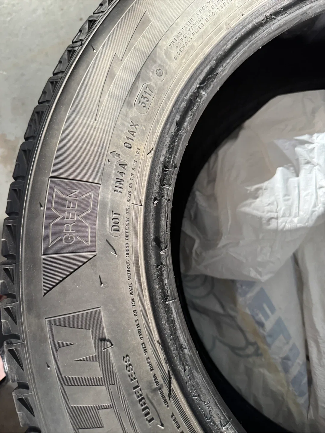 Michelin X-Ice Green 245/60R18 Winter Tire image indicator(2)