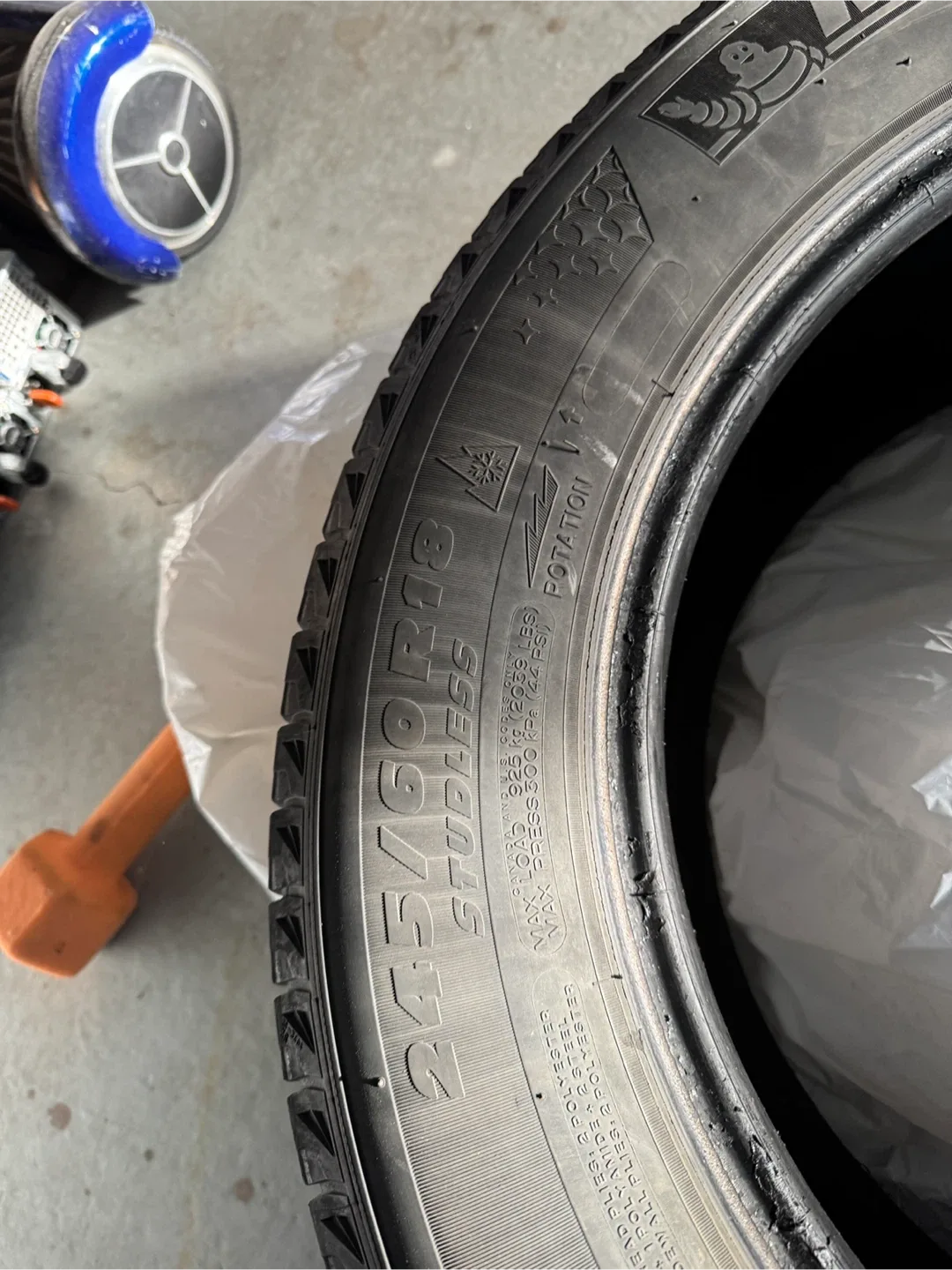 Michelin X-Ice Green 245/60R18 Winter Tire image indicator(4)