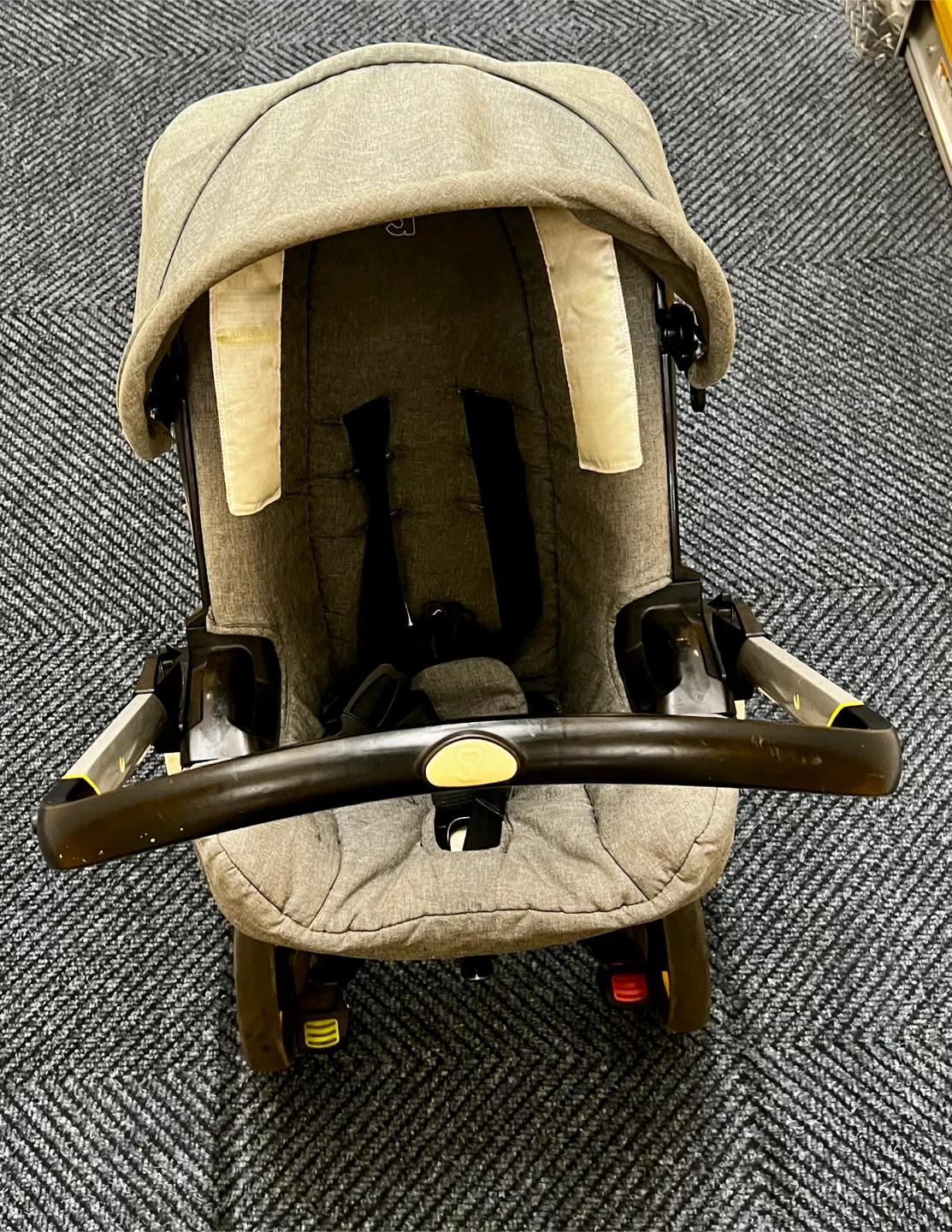 Doona Infant Car Seat/Stroller - Grey -  Latch Base not included
