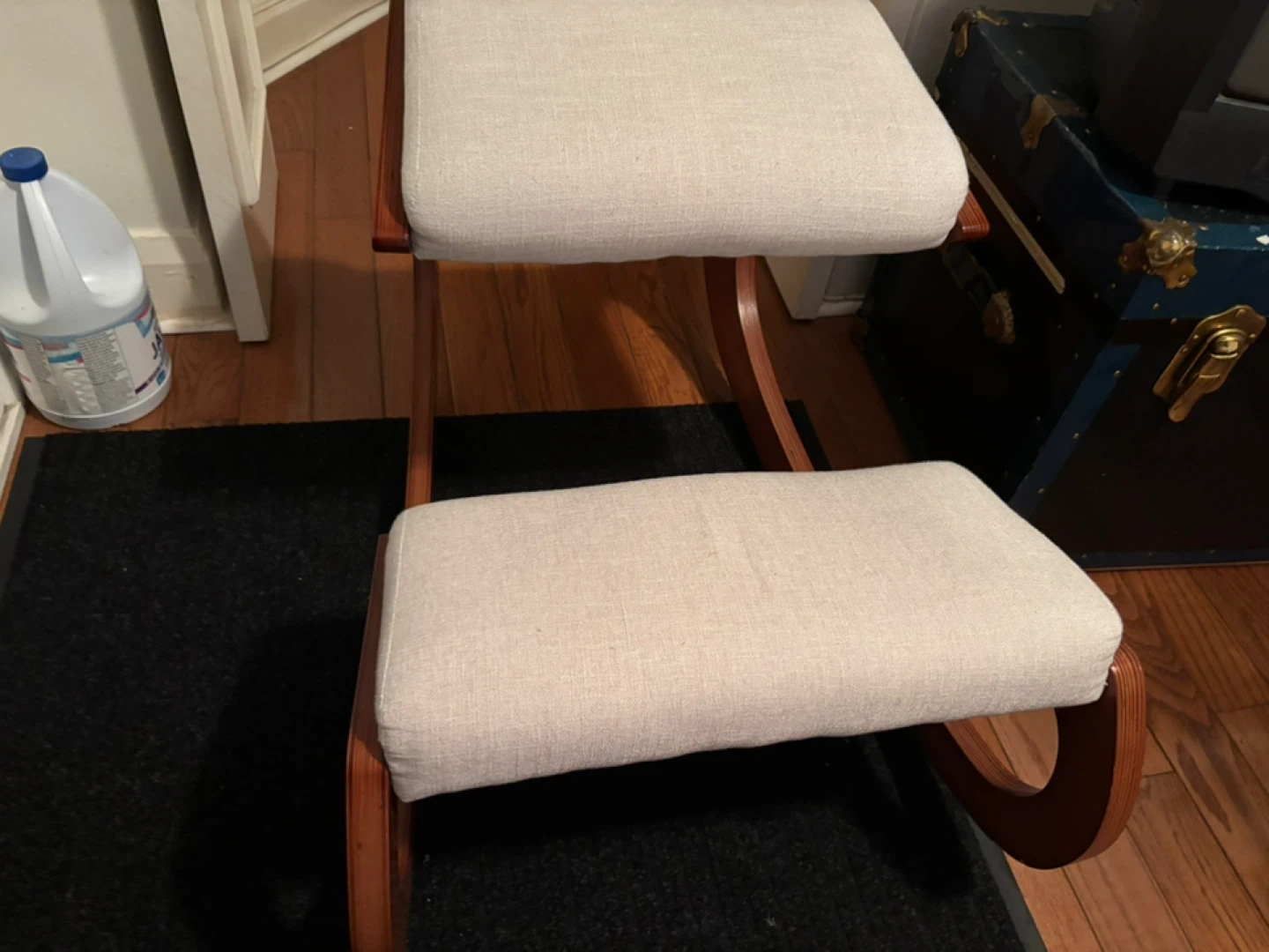 Ergonomic Kneeling Chair with Wooden Frame - photo 2