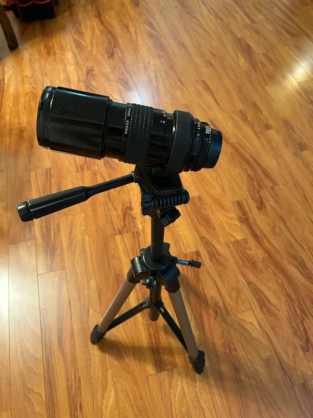 Nikkor 300mm f/4.5 Lens with Toko 72mm UV Filter image indicator(3)