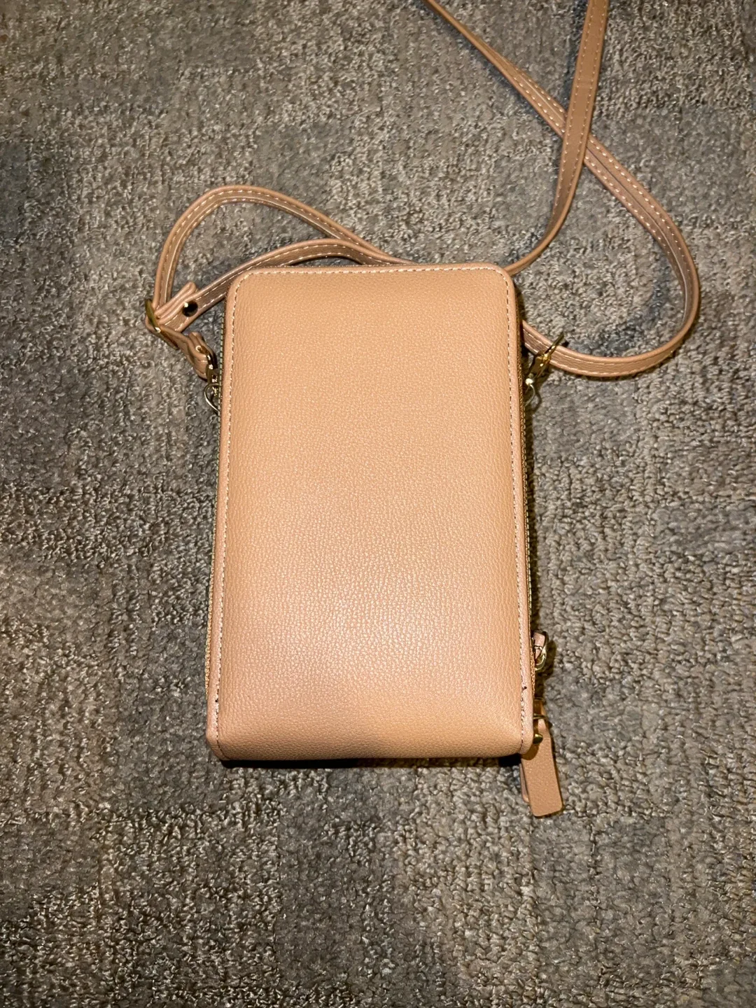 Beautiful classy bag in perfect condition image indicator(3)