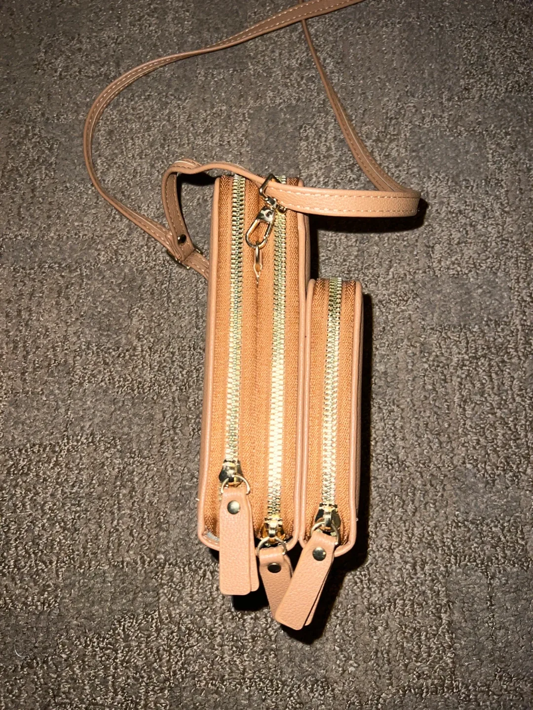 Beautiful classy bag in perfect condition image indicator(4)