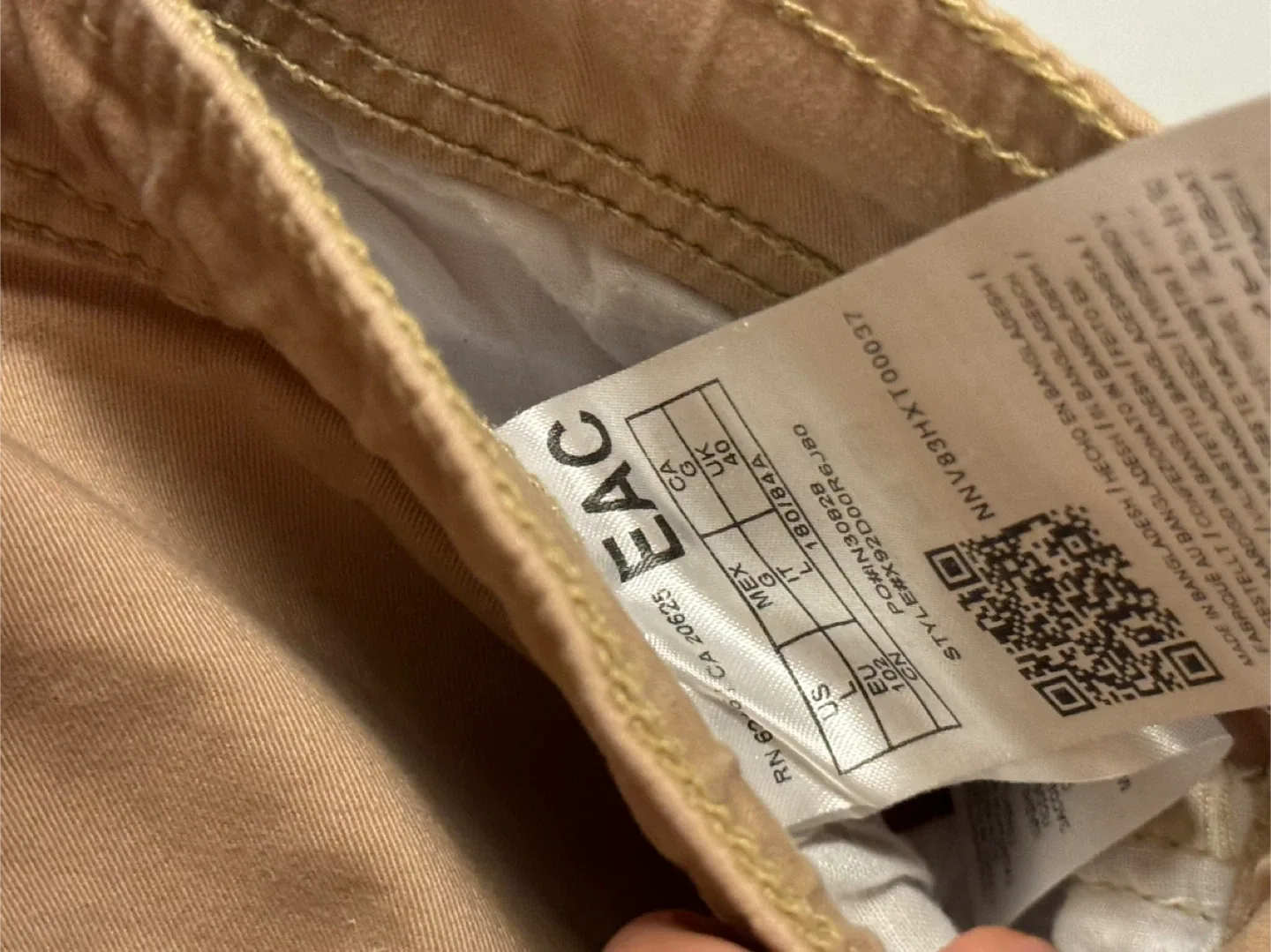 Guess Men's Beige Shorts, Size L image indicator(2)