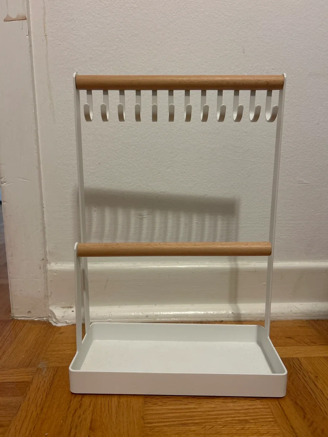White & Wood Jewellery Stand