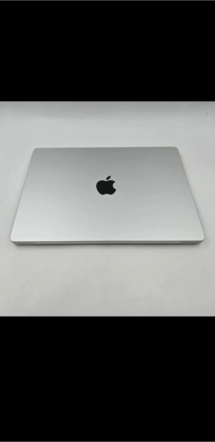 MacBook Pro 14" M3 Pro open box image indicator(6)