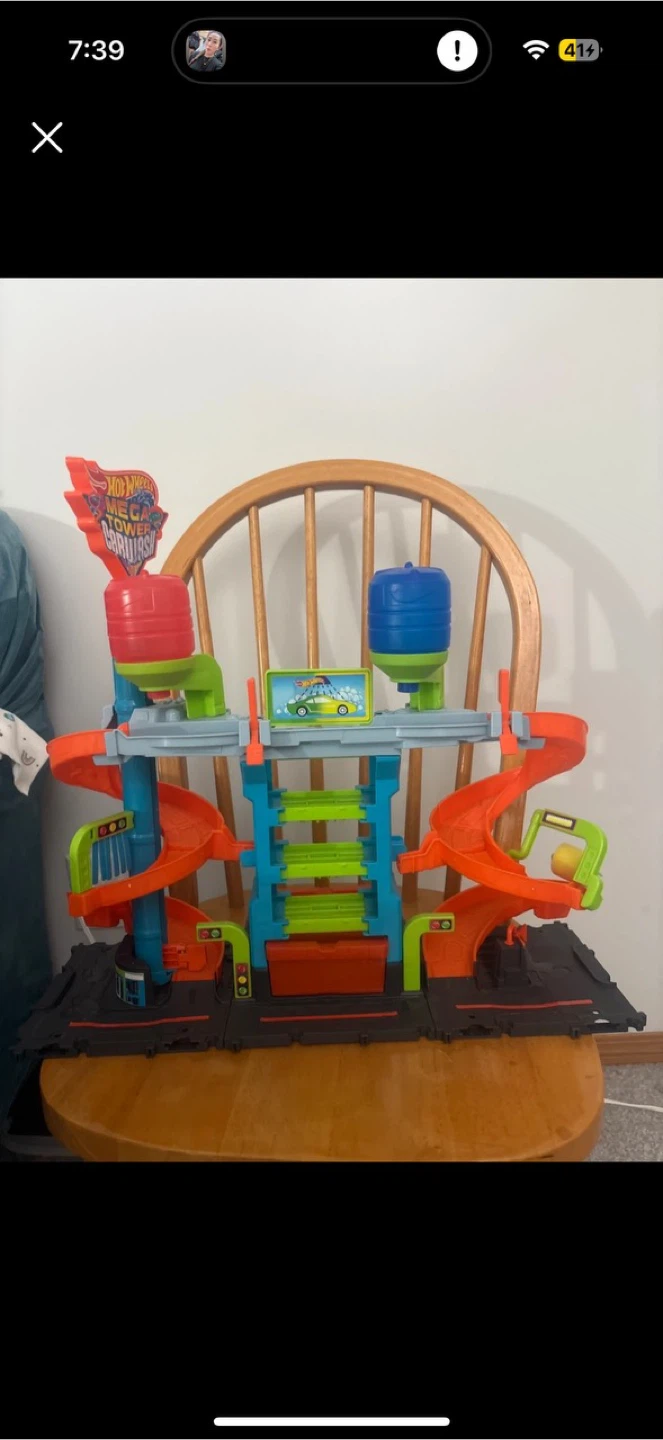 Hot Wheels Mega Tower Car Wash Playset