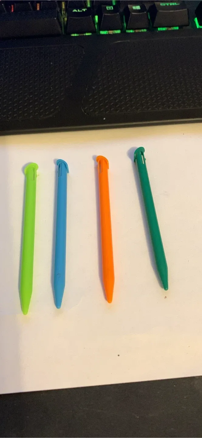 Nintendo DS Stylus - Multi-Colour Set thumbnail