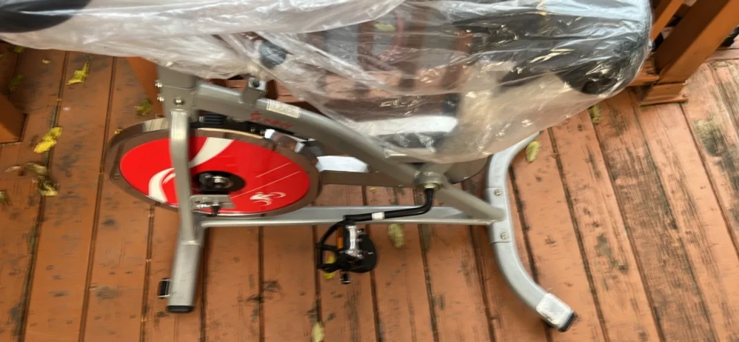 Sunny Health & Fitness Indoor Cycling Bike image indicator(2)