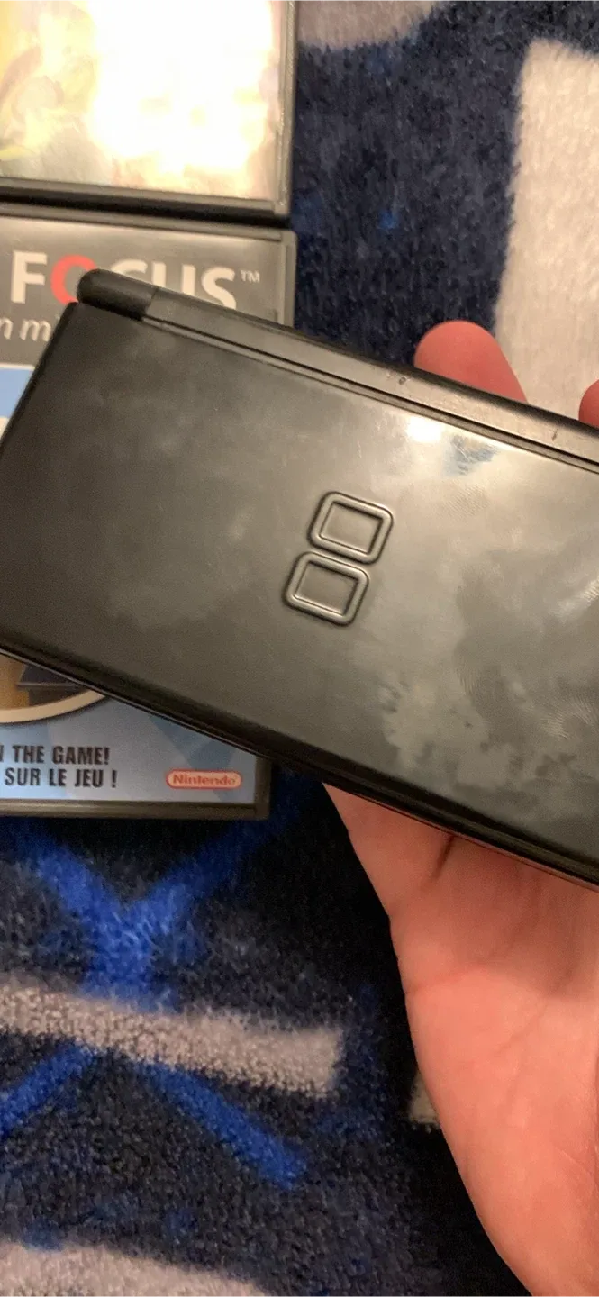 Nintendo DS Games & Console image indicator(2)