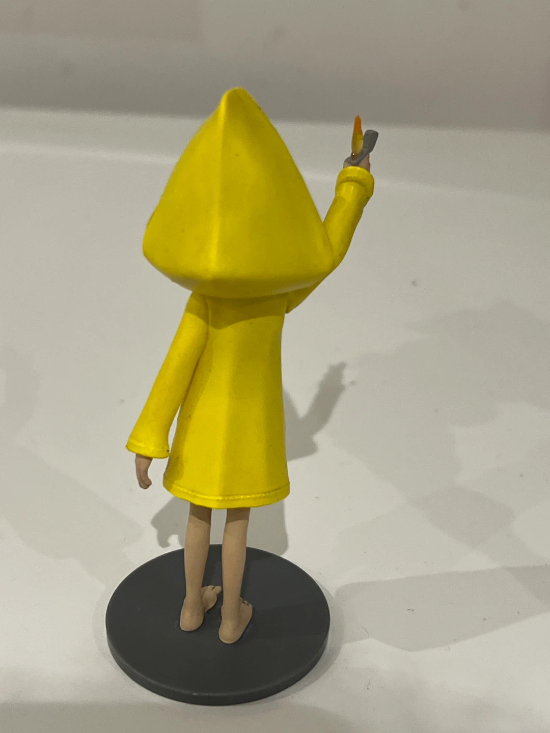 Little Nightmares Six Figurine - photo 3
