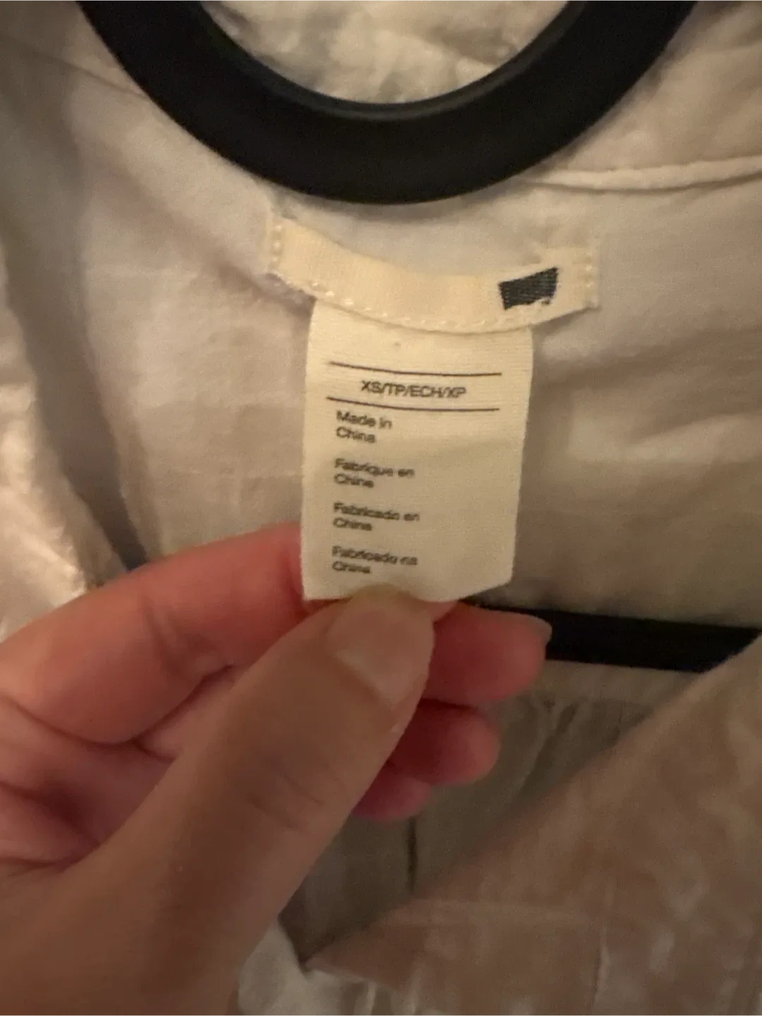 Levi's White Blouse - Size XS image indicator(3)