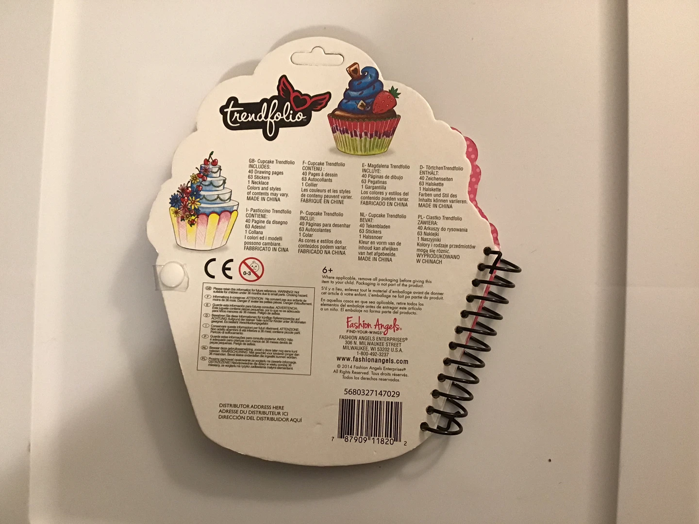 🤩Fashion Angels Trendfolio Cupcake Activity Book - photo 2