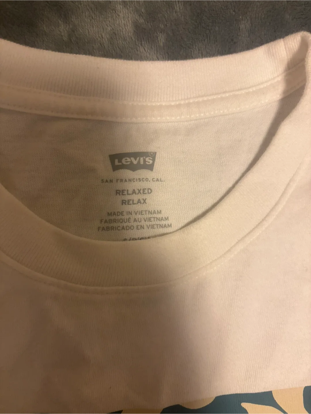 Levi's Relaxed Fit White T-Shirt image indicator(3)