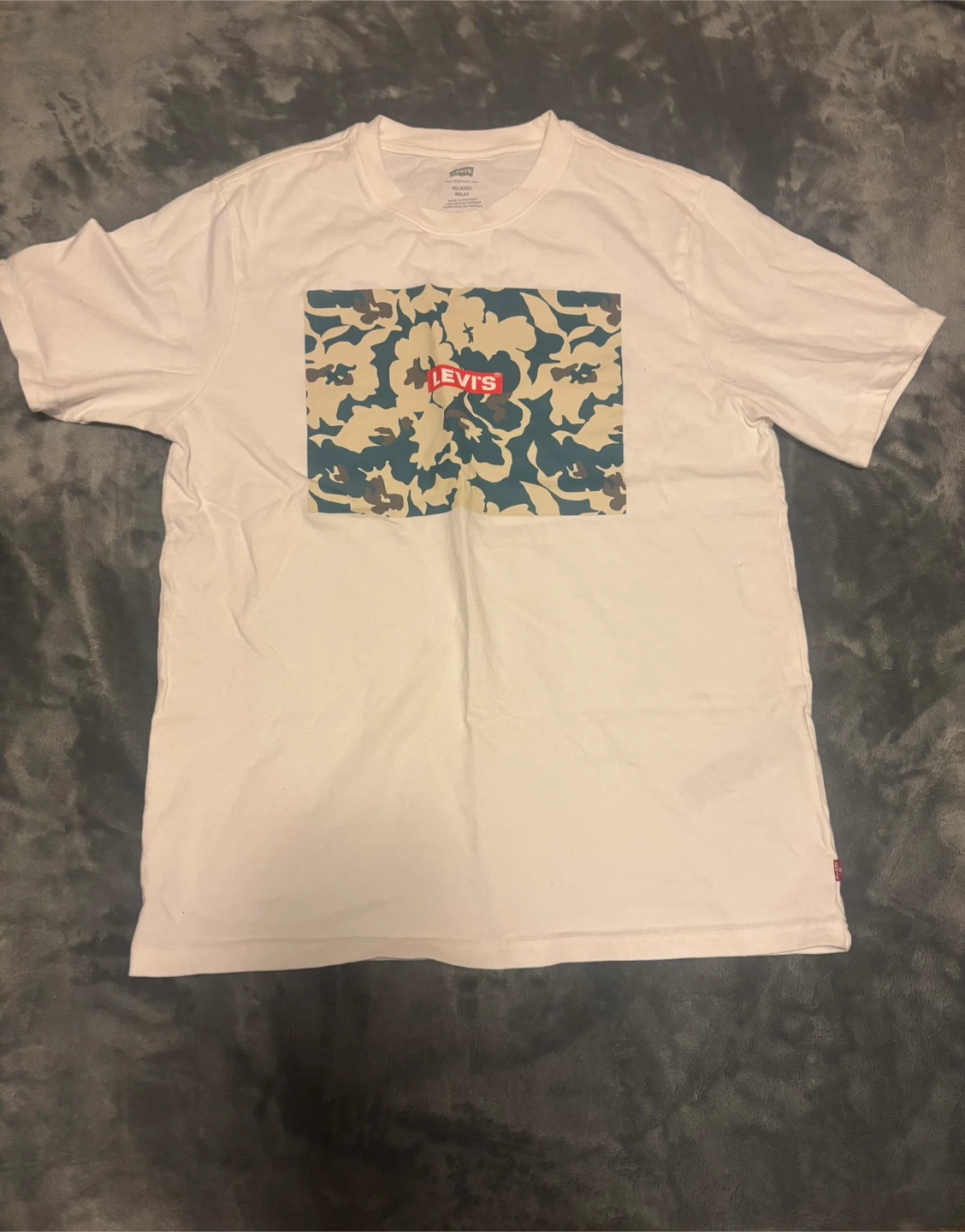 Levi's Relaxed Fit White T-Shirt