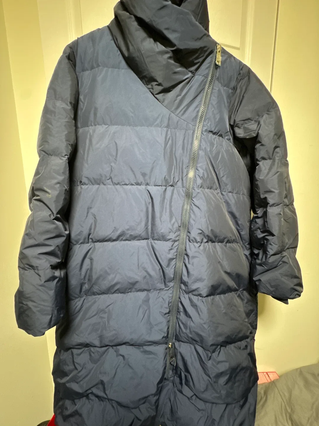 T Tahari Puffer Coat - Navy Blue image indicator(2)