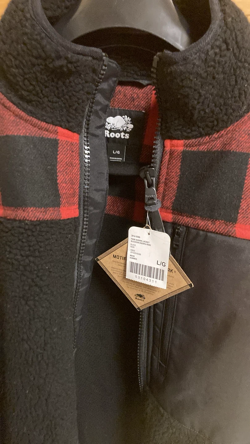 Roots Motif Black Buffalo Sherpa Pullover - L/G