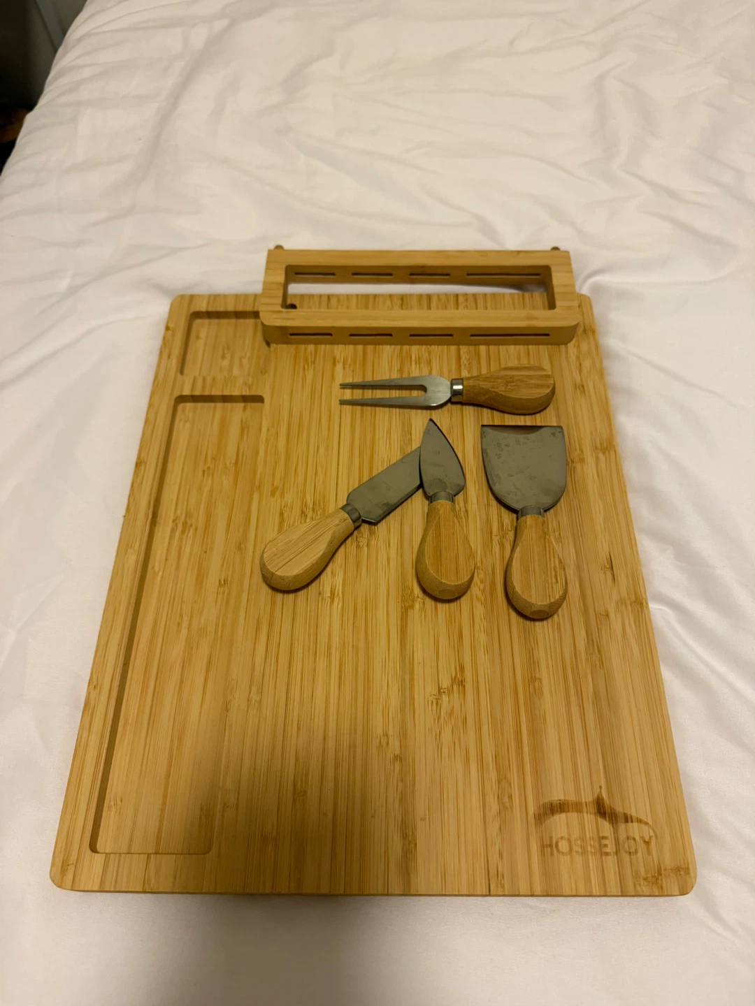 Moving out sale: Bamboo Cheese Board Set with Knives - photo 2