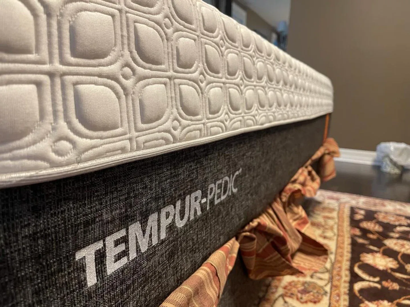 Tempur-Pedic King Mattress image indicator(2)