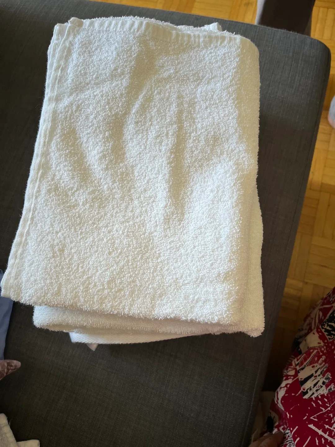 Serenity Home Collection White Towels image indicator(2)