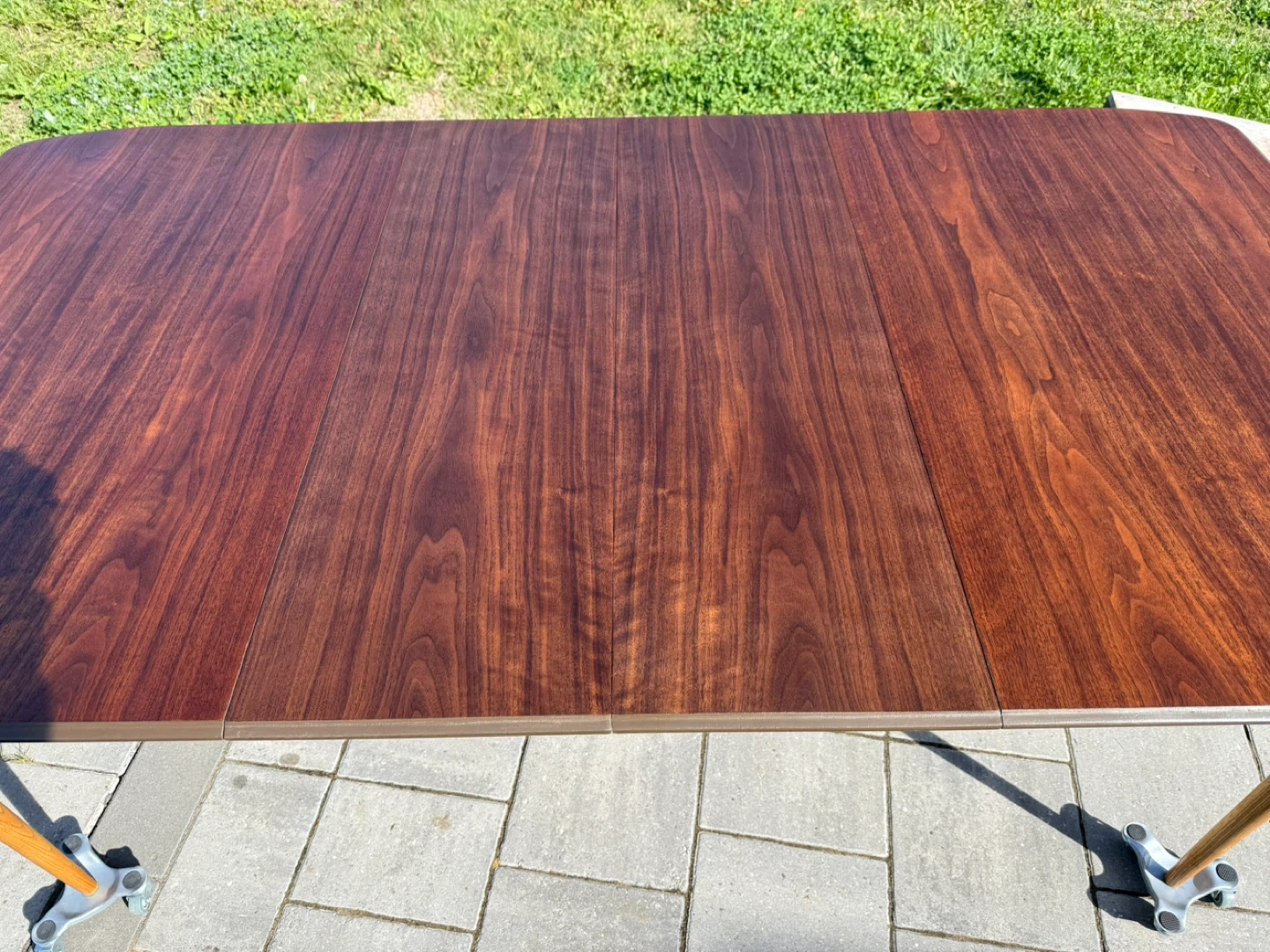 Mcm Danish Walnut Table Fully Restored - photo 3