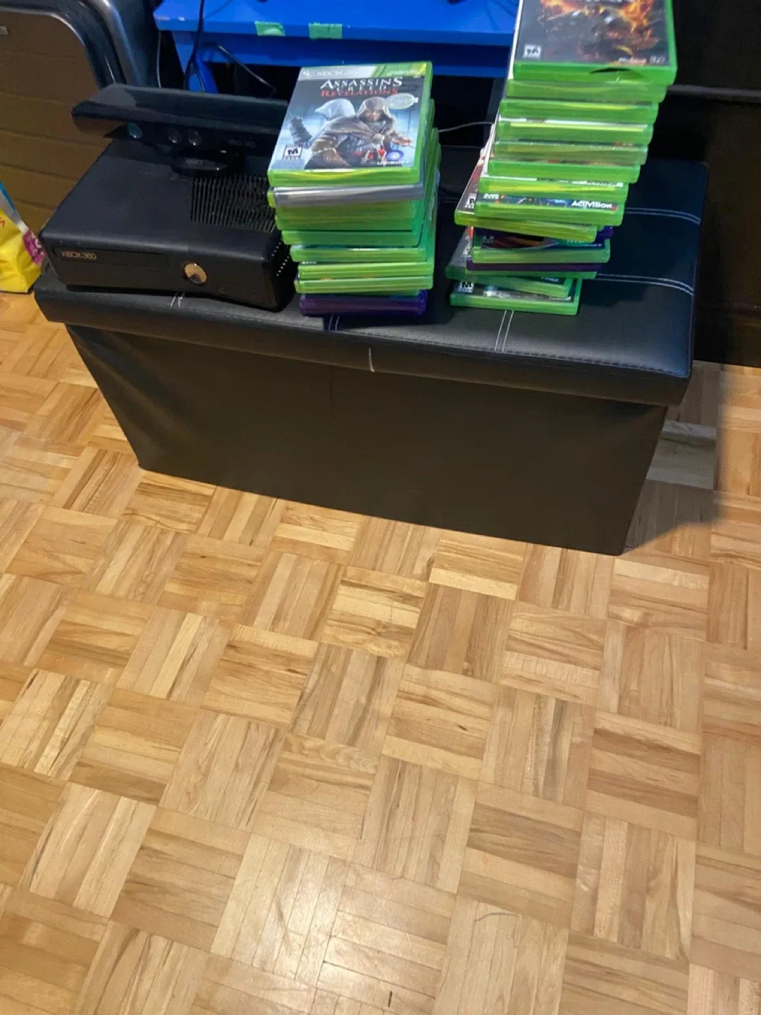 Gaming Consoles and Games Bundle image indicator(2)