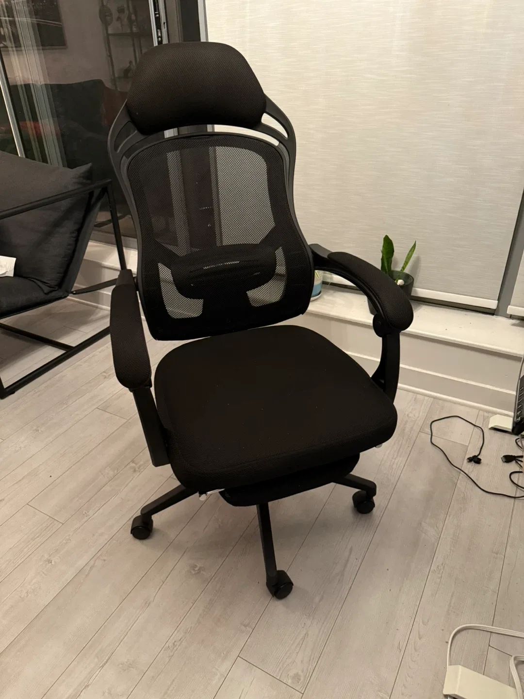 Ergonomic Mesh Office Chair - Black 🥕 thumbnail