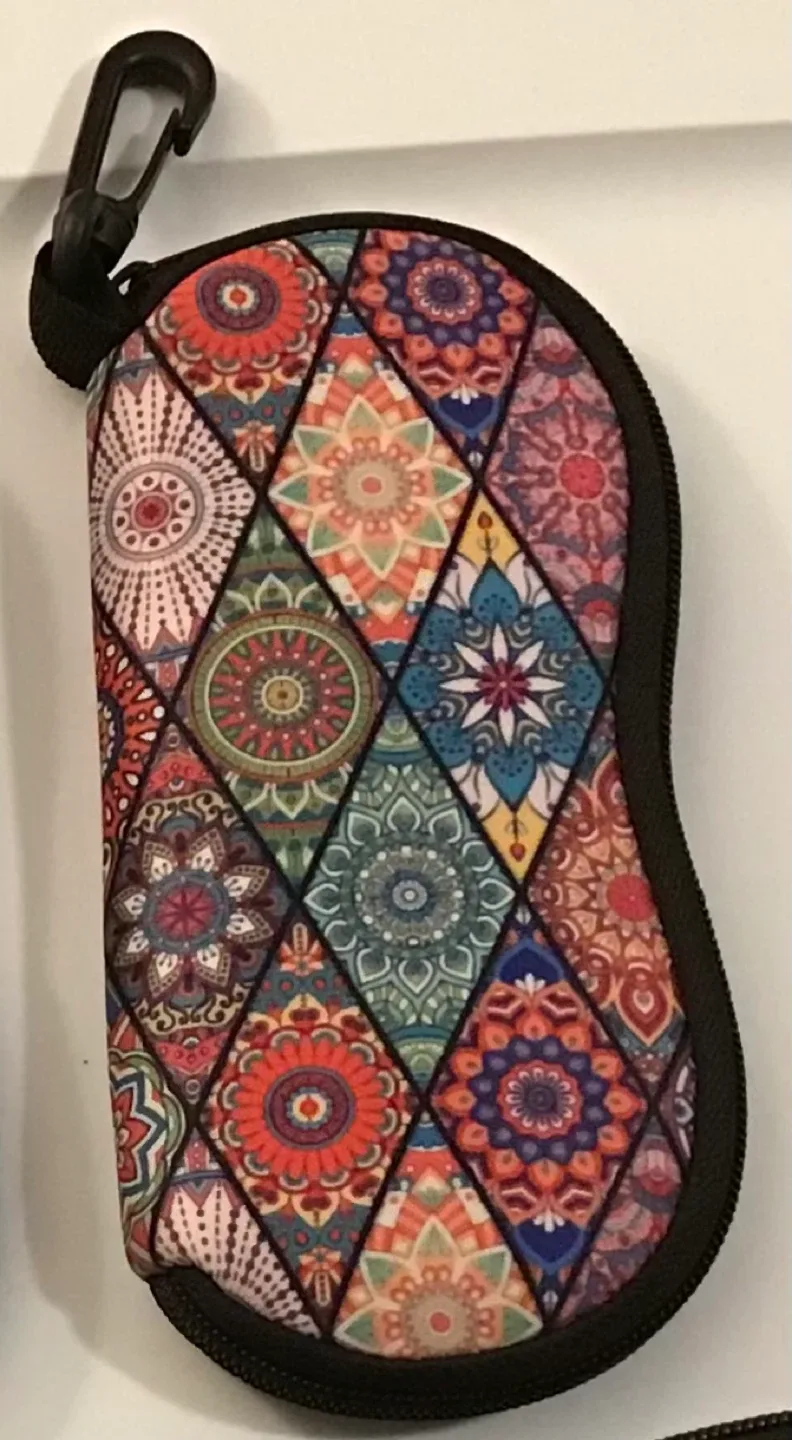 🤩 Neoprene Eyeglass Cases with Zipper and Clip image indicator(5)