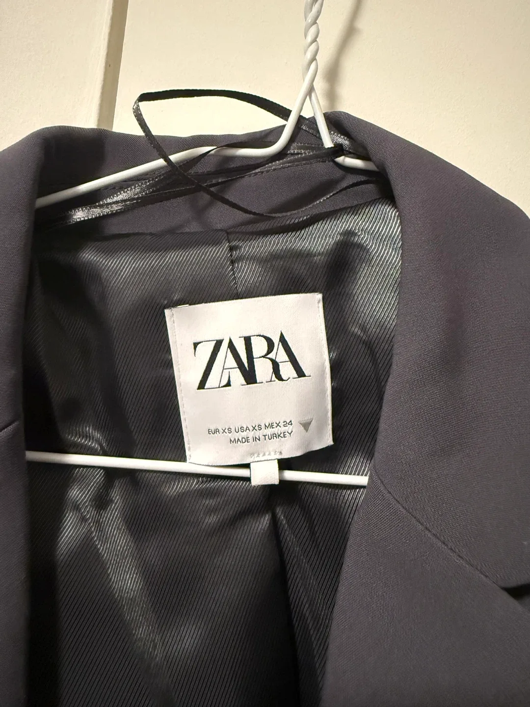 Zara Cropped Blazer - Size XS image indicator(2)