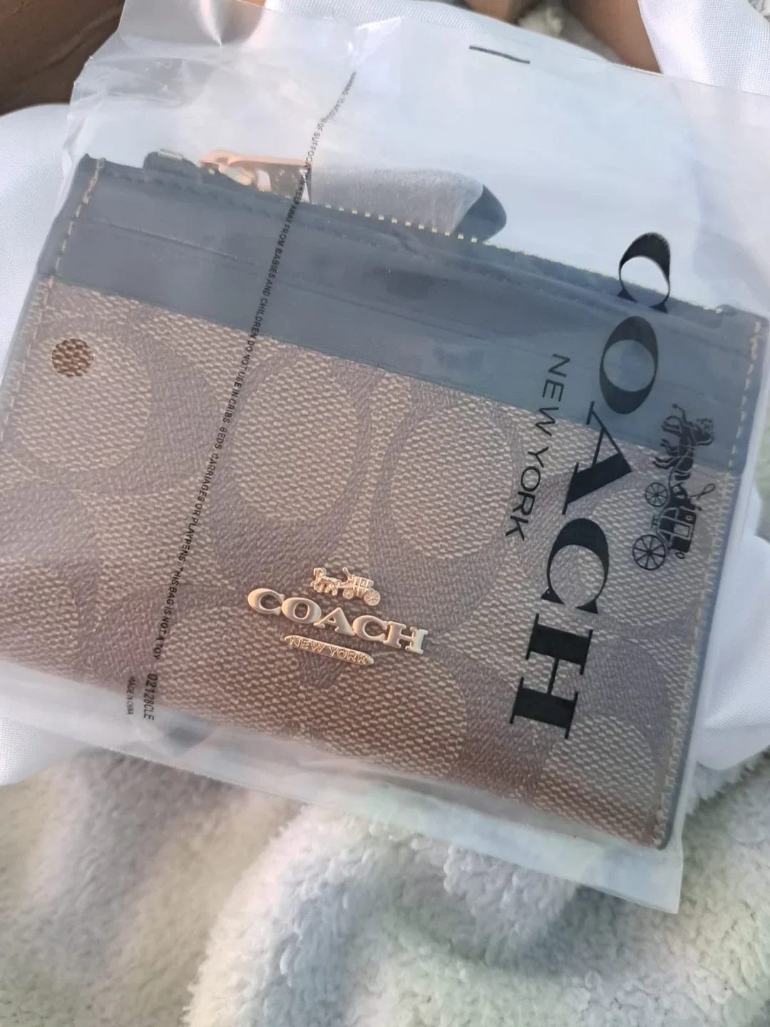 Brand New Coach Card Holder 🥕🥕🥕 thumbnail