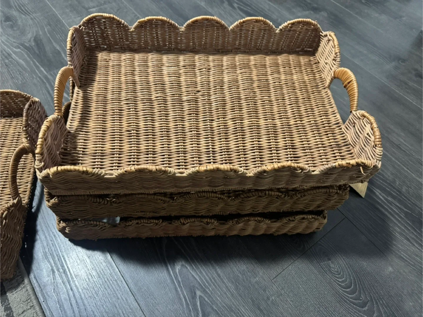 Wooden & Wicker Serving Trays image indicator(4)