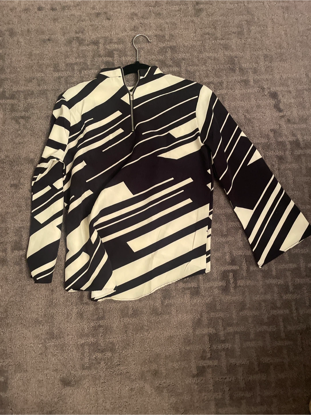 Black & White Patterned Long Sleeve Top - photo 2