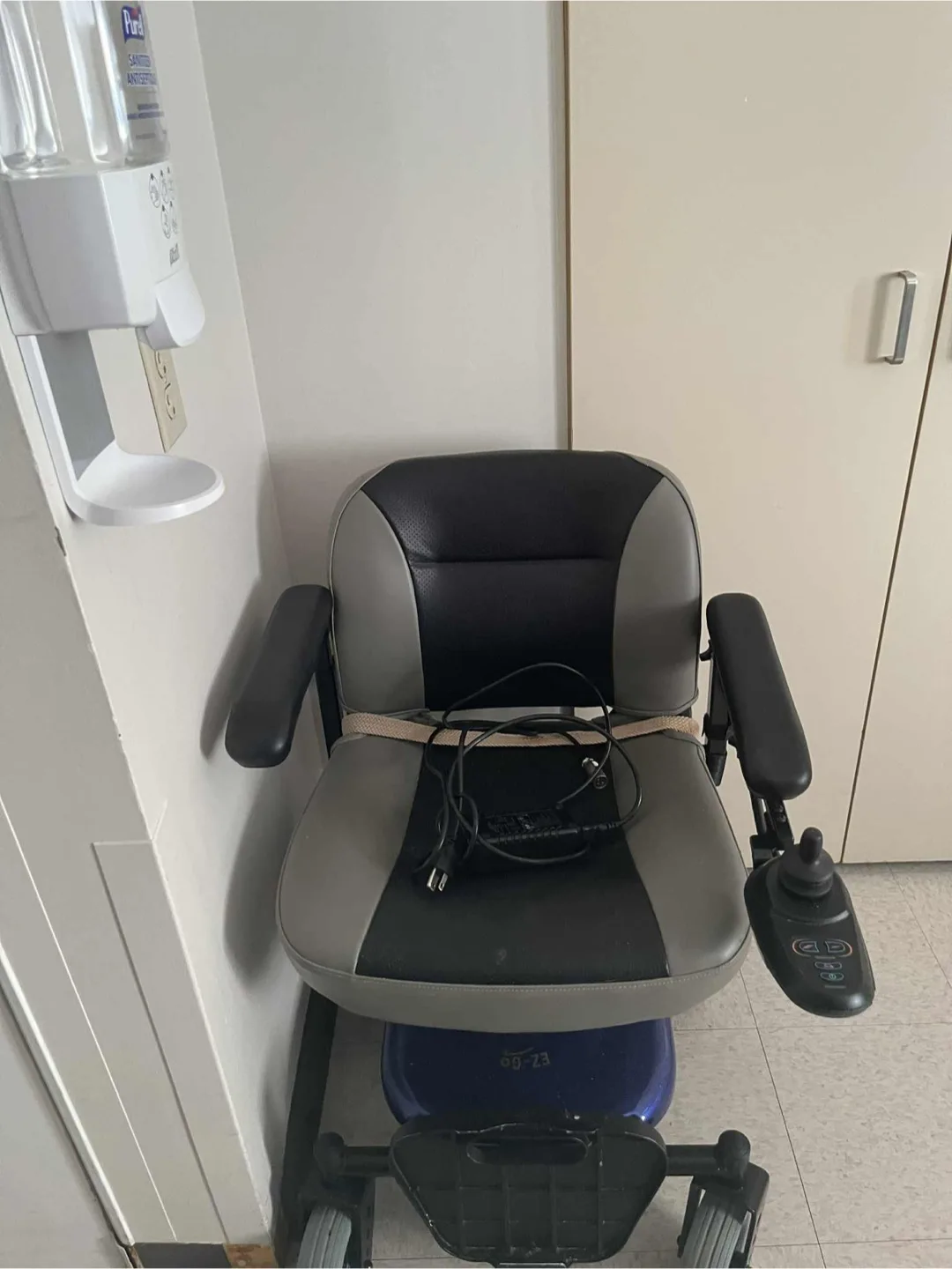 Merits EZ-Go Power Wheelchair