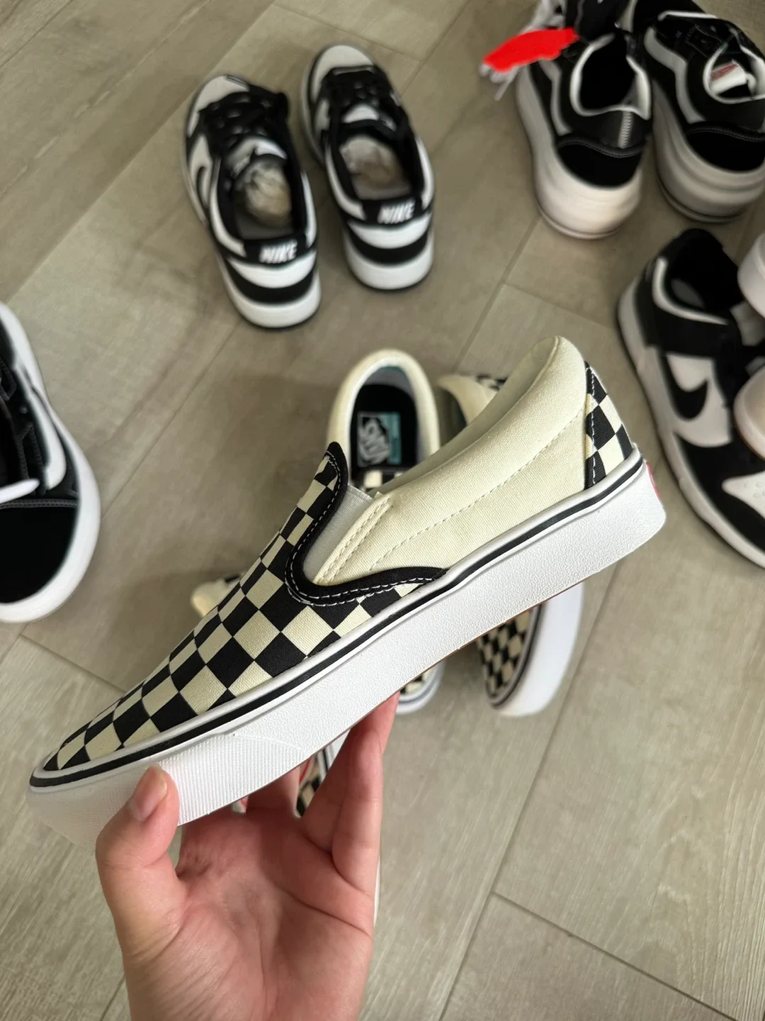 New Vans Slip-On Checkerboard ComfyCush image indicator(4)