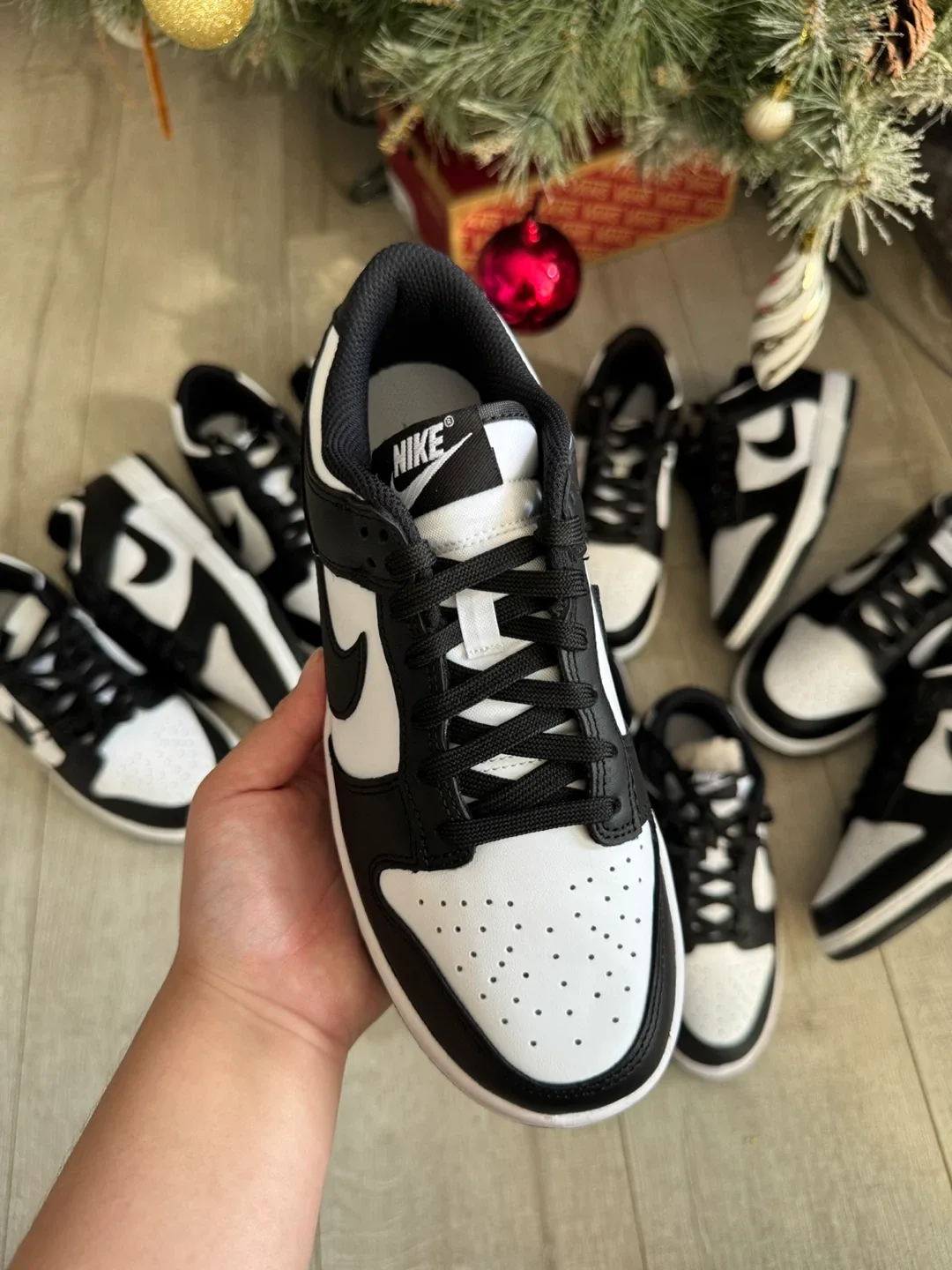 Nike Dunk Low Panda image indicator(3)