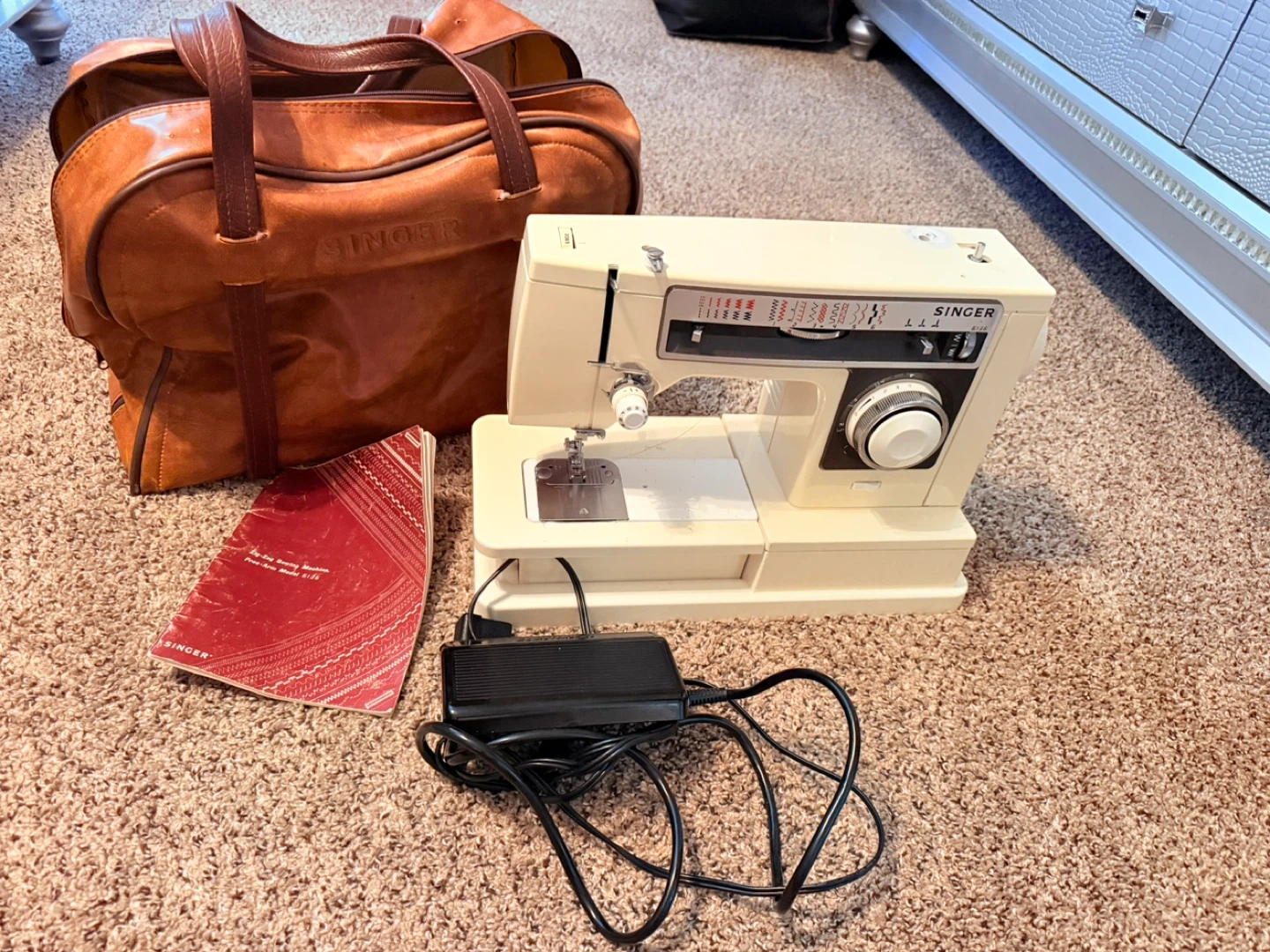 Singer Sewing Machine Model 6135