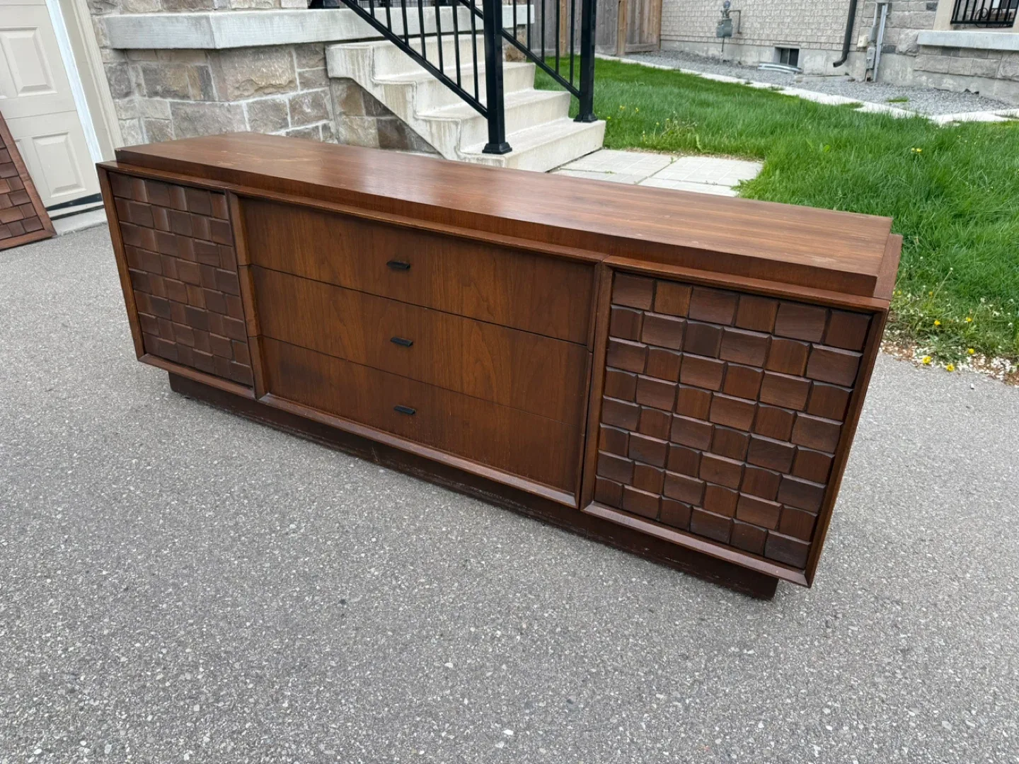 Vintage Mid-Century Modern Walnut Credenza image indicator(4)