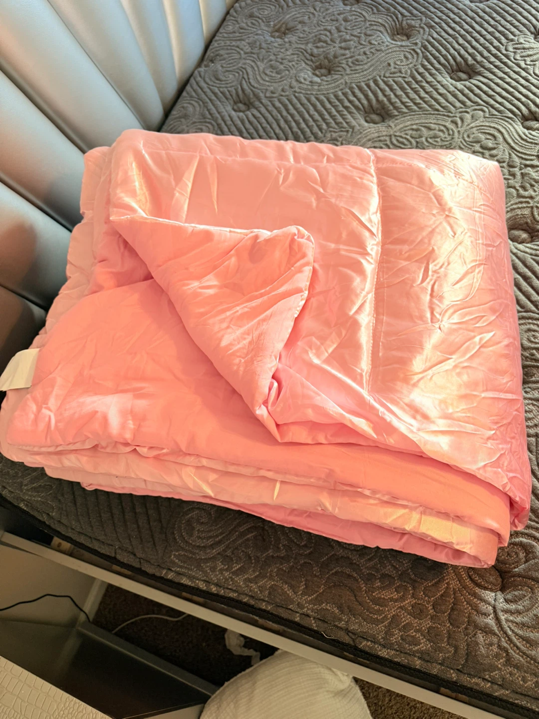 Pink bedspread 3 pieces kind size