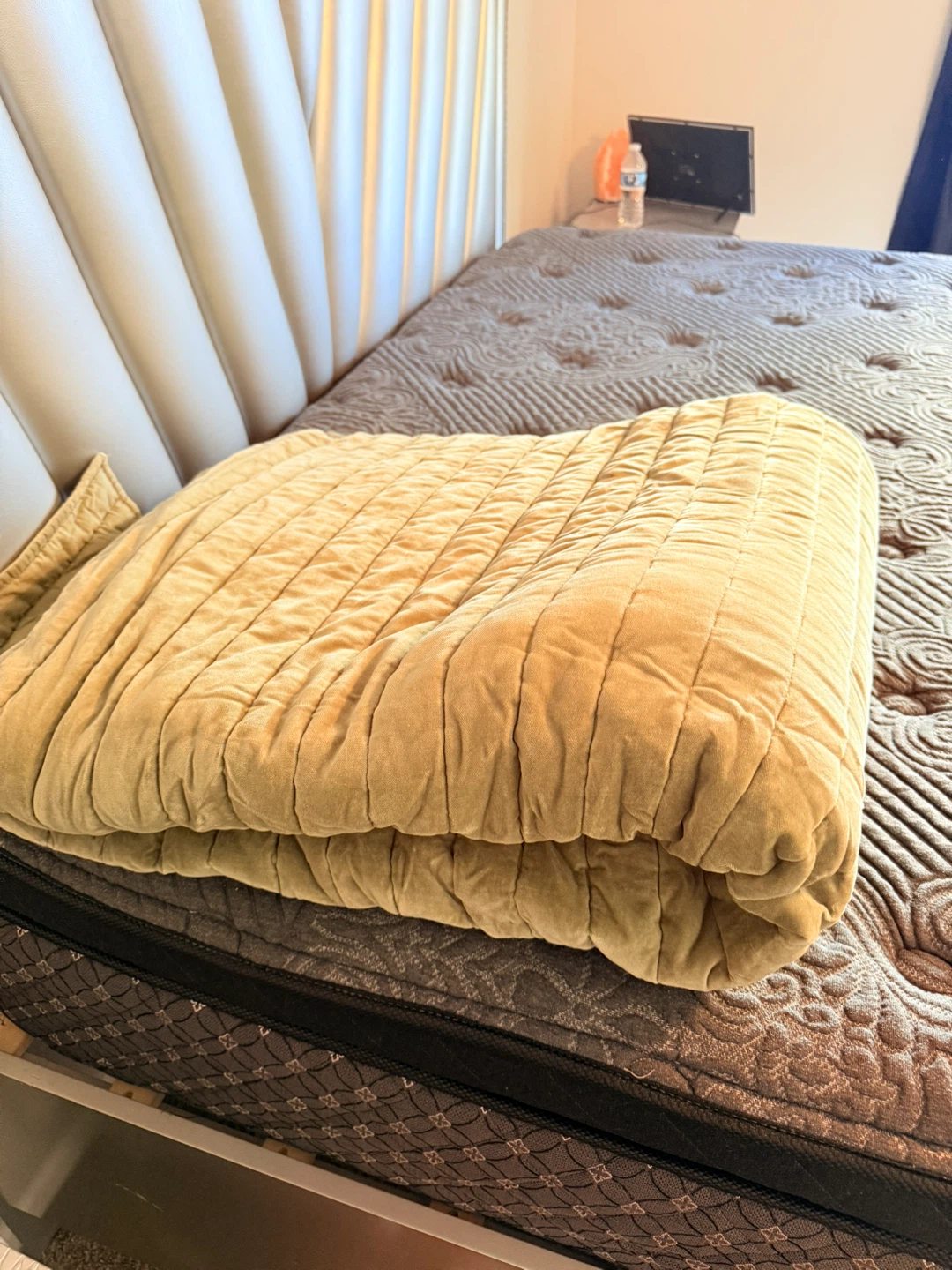 Green bedspread one pieces kind size