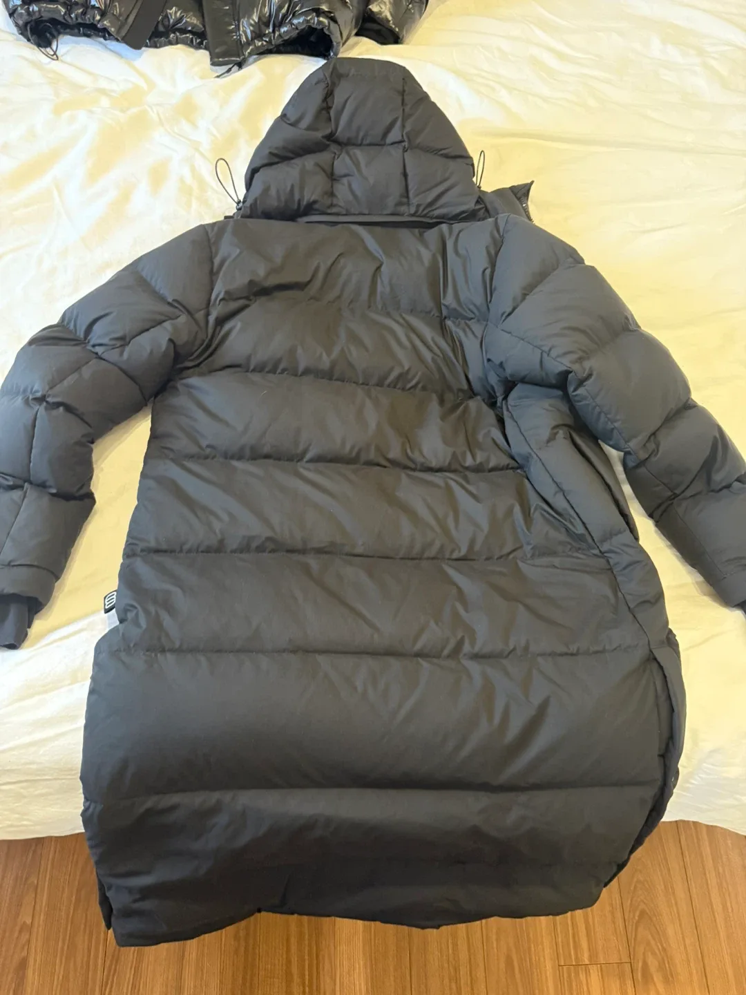 Aritzia The Super Puff Long Coat - 2XS Black image indicator(3)