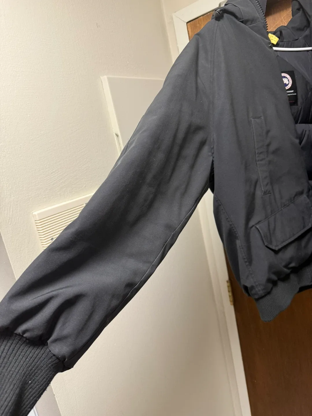 Canada Goose Bomber Jacket - Size S/P image indicator(6)