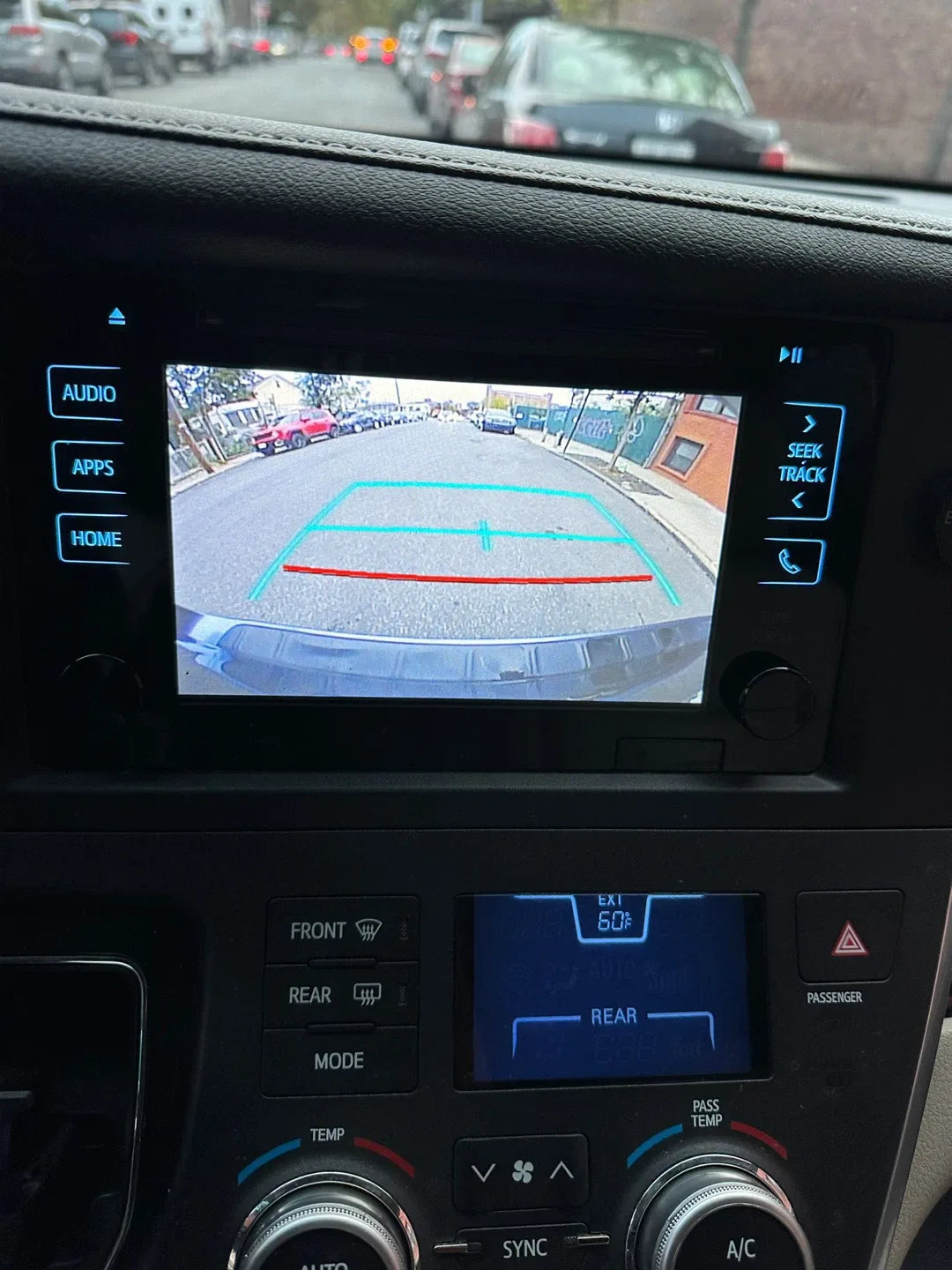Toyota Sienna Minivan 2017 image indicator(5)