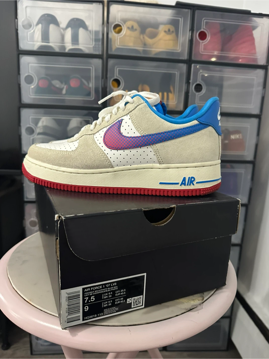 Nike Air Force 1 '07 LV8 - Size 9