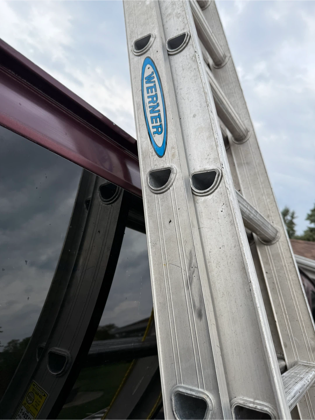 24’ Aluminum Extension Ladder - photo 3