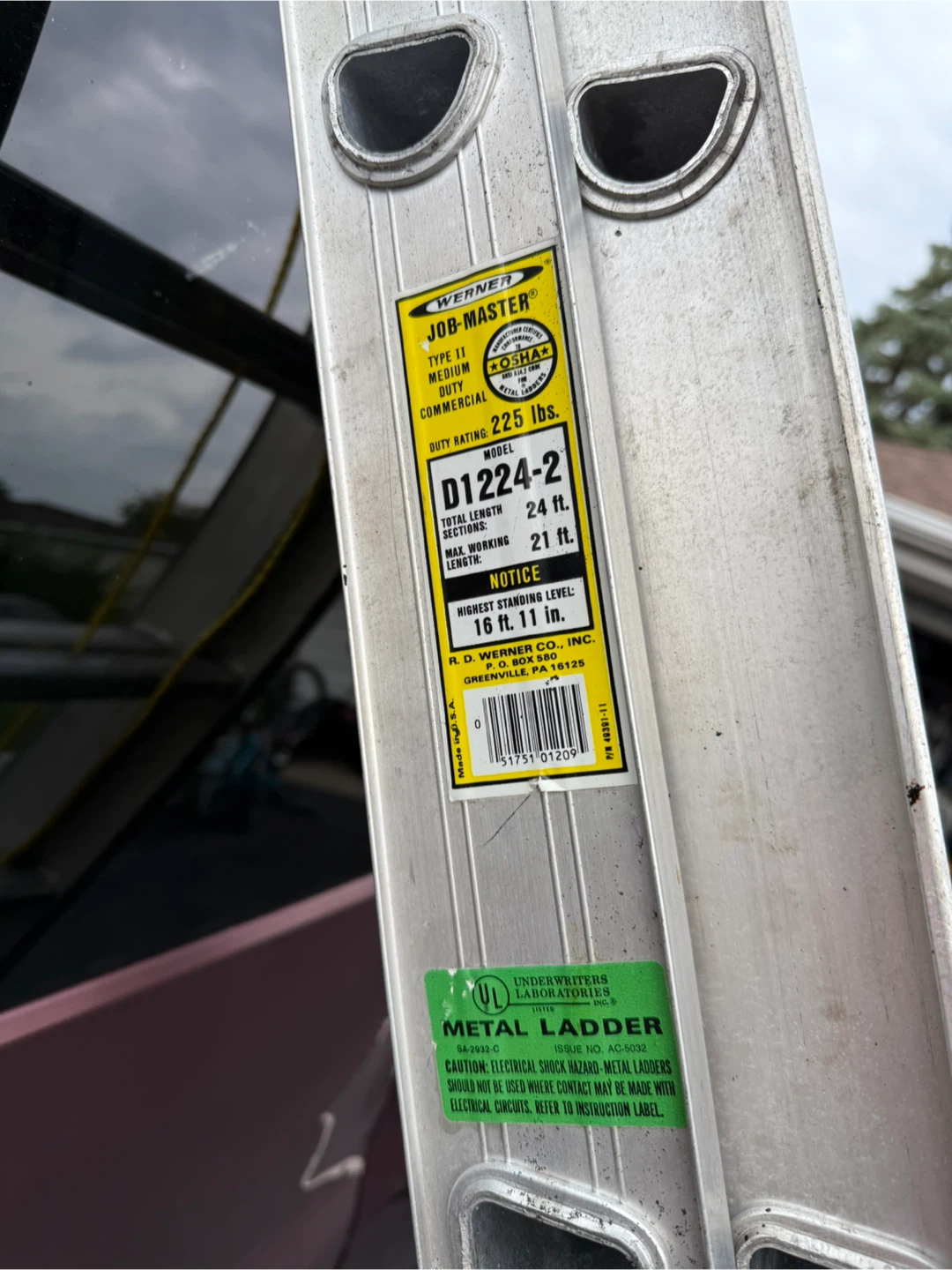 24’ Aluminum Extension Ladder - photo 2