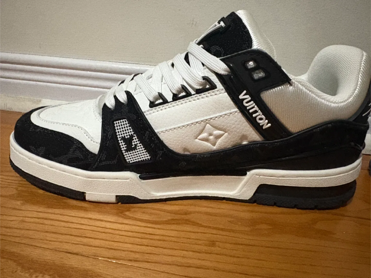 Louis Vuitton Trainer Sneaker Black/White image indicator(2)
