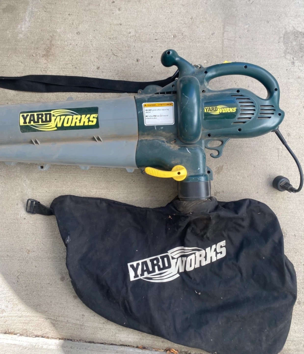 Yardworks 12 Amp Electric Leaf Blower/Vacuum - photo 3