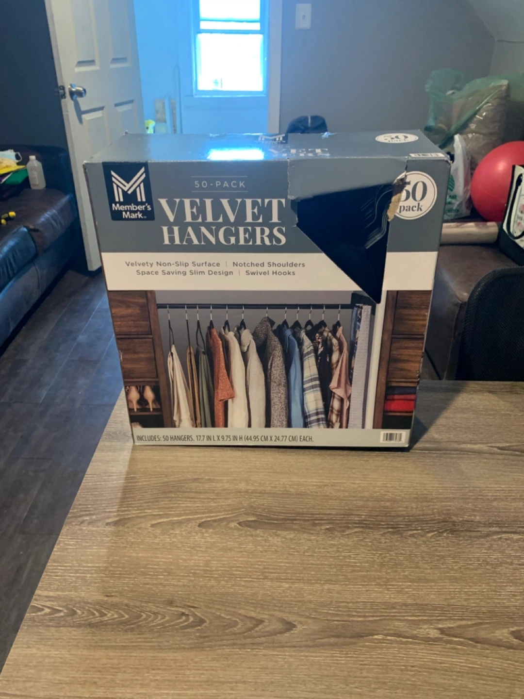 Member's Mark Velvet Hangers - 50 Pack