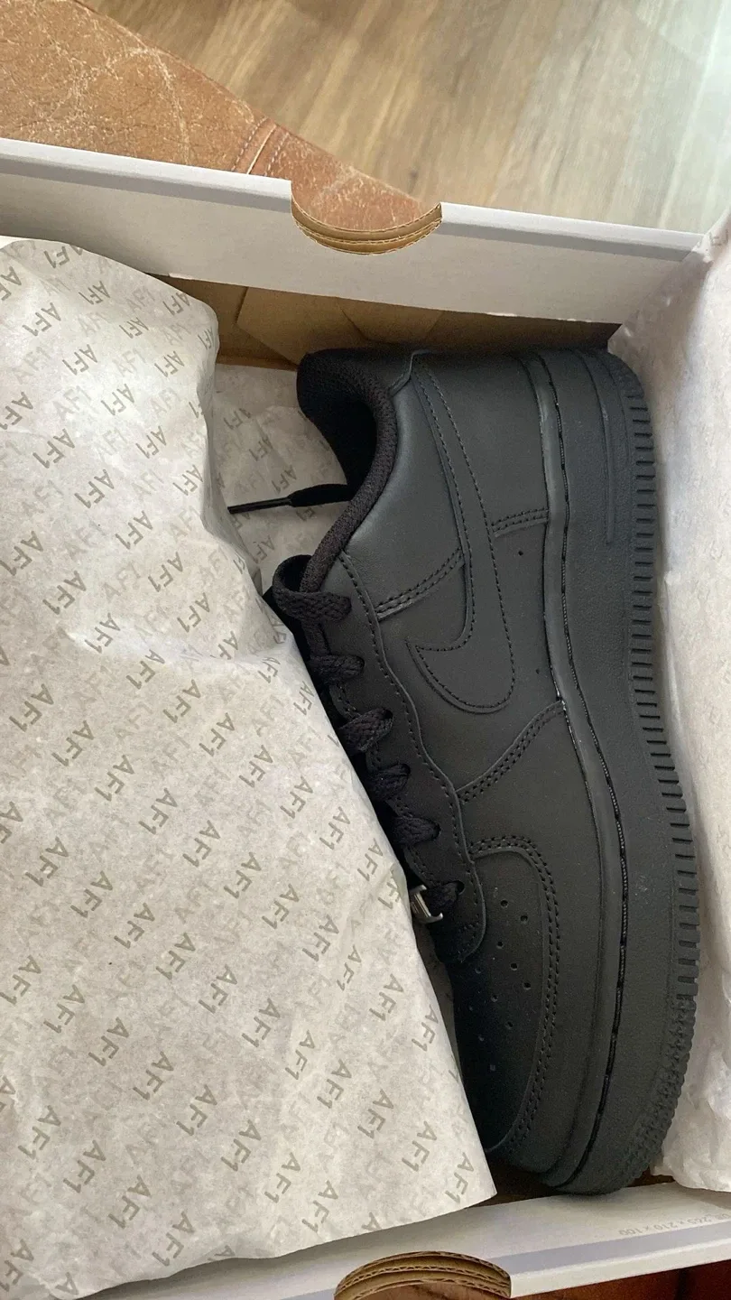 Nike Air Force 1 '07 Triple Black - New in Box! image indicator(2)